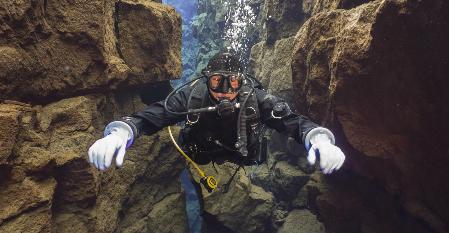 Iceland in Winter - Diving