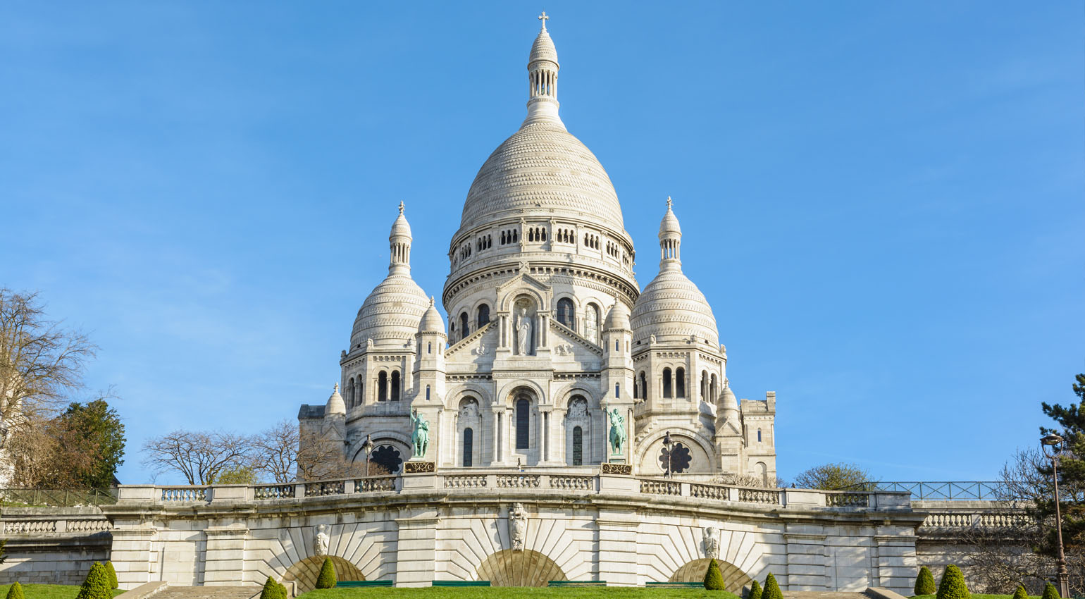 Emily in Paris Filming Locations - The Basilica of the Sacred Heart of Paris