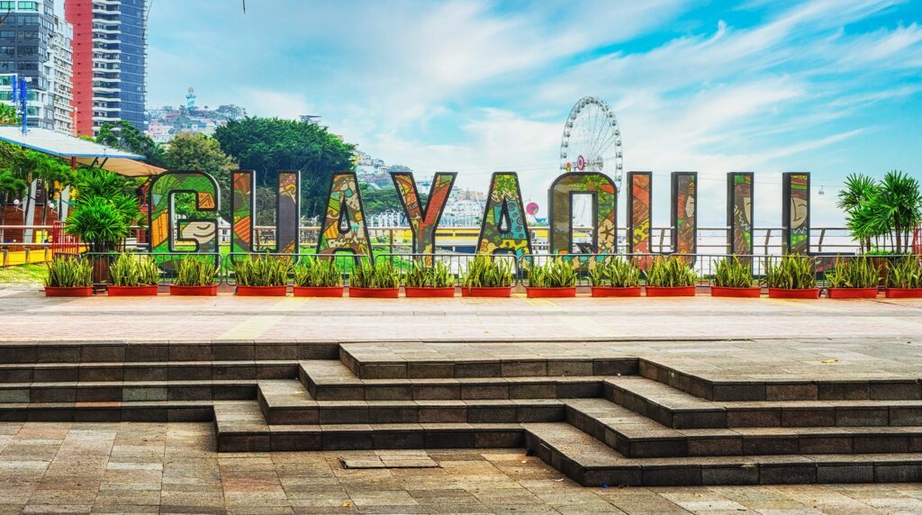 Giant Guayaquil Letters