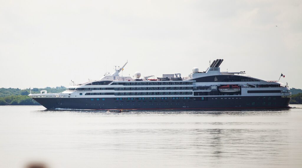 Chill Cruise on the Guayas River