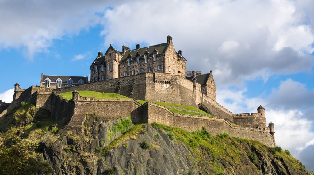 Edinburgh, Scotland – Haunted Vaults & Dark History